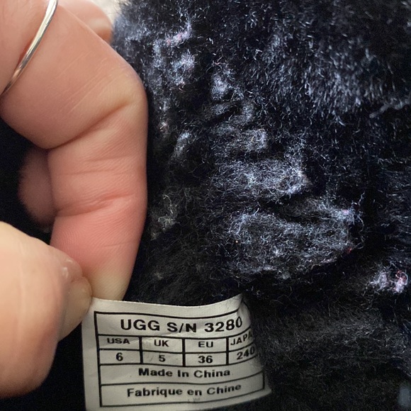 “Ugg Australia” K Bailey Bow, black boot; size6 - Picture 16 of 16